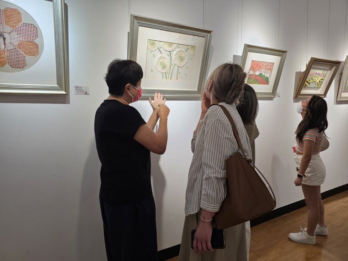 【活動】「針線之美˙藝脈相傳」刺繡藝術作品暨織品文物修護聯展—零錢包刺繡體驗-2026/04/17圖片