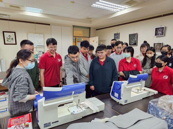 【活動】東吳高職參觀暨刺繡吊飾體驗2025/11/26圖片