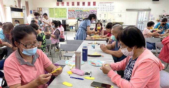 【新聞】南應大樂齡學習 銀髮族繡出新生活圖片